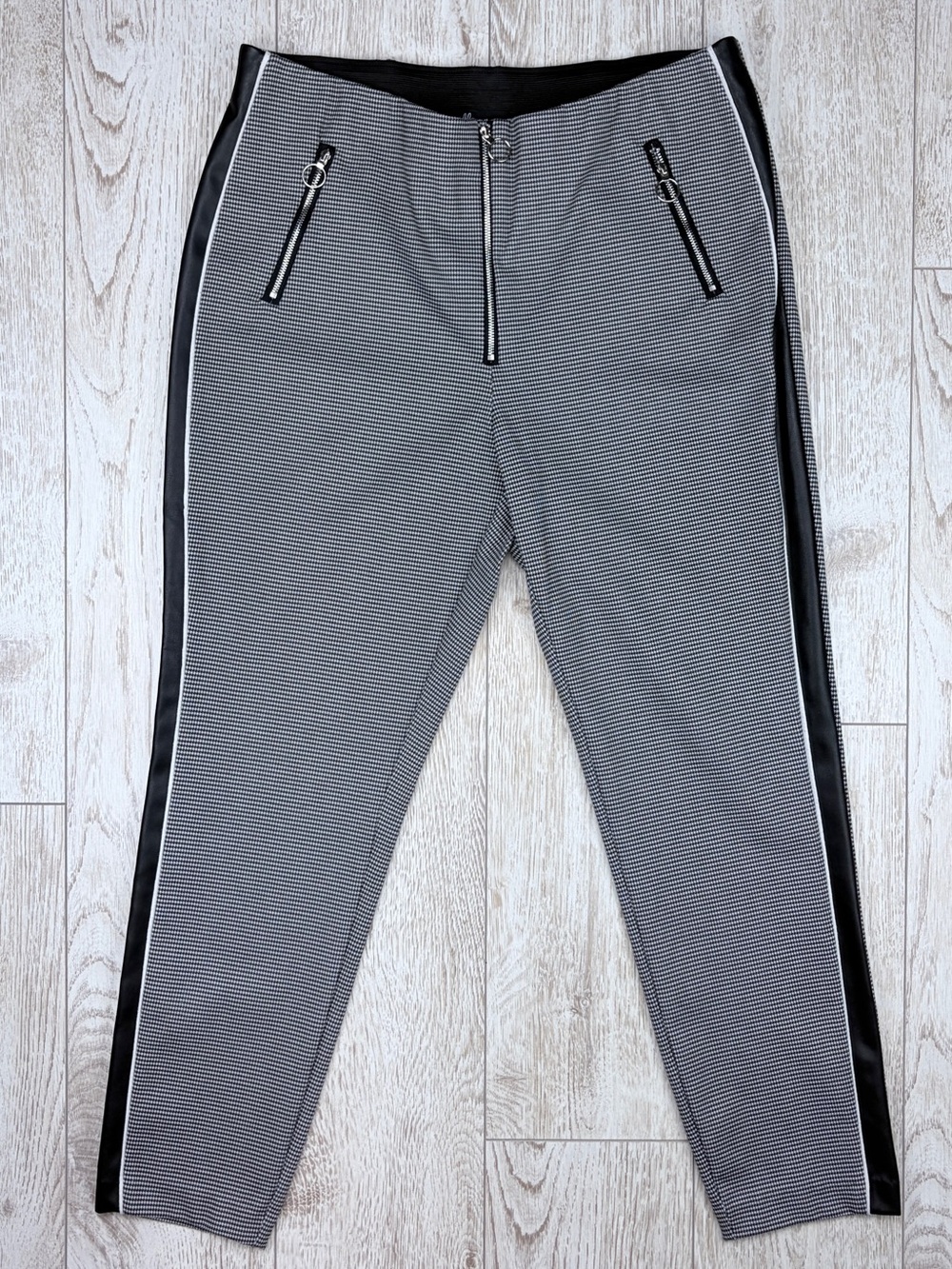 Lily morgan L Women's Black & Gray Slim Knit Joggers with Side Stripe